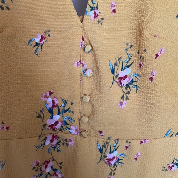 Socialite dress - Picture 5 of 9